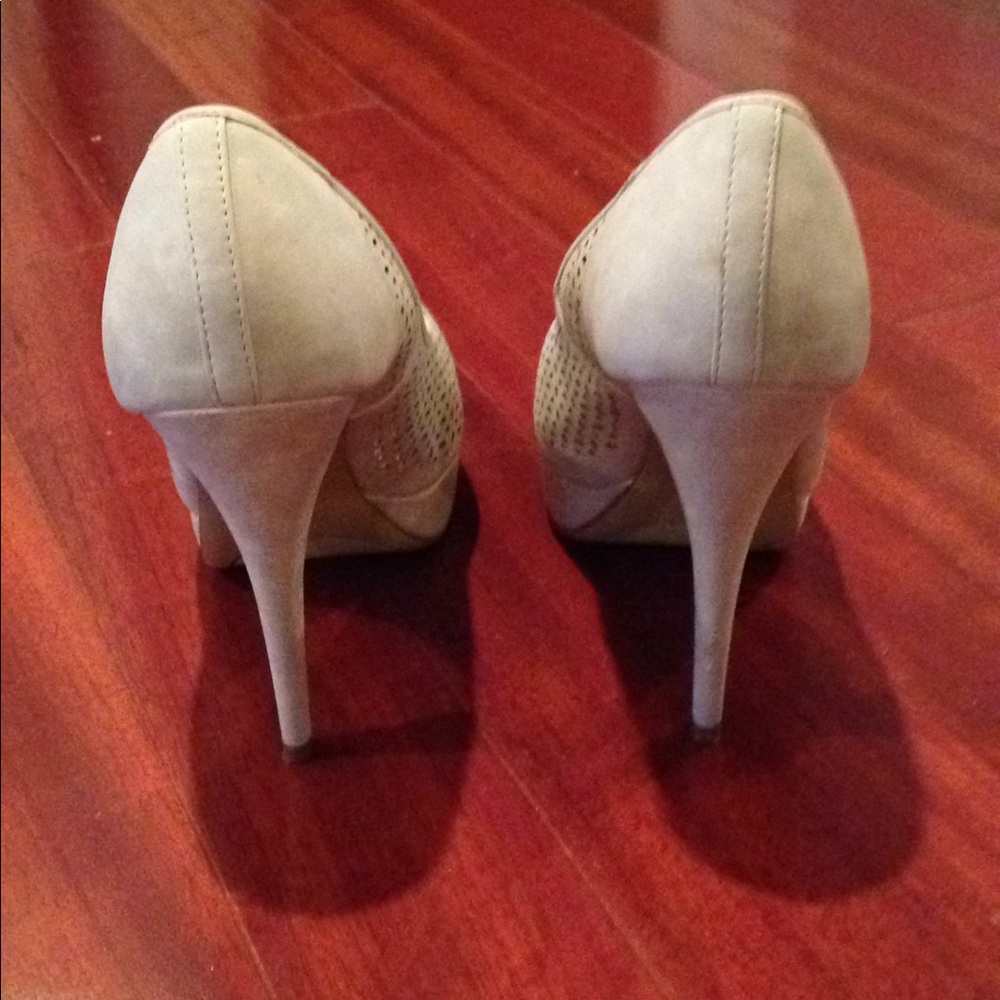 Heels - Picture 3 of 5